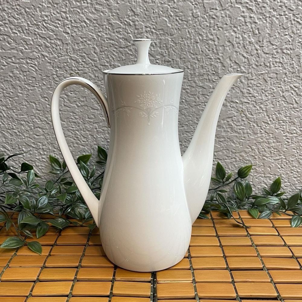 Vintage Noritake Whitebrook 6441 Coffee Pot White Platinum Trim Floral Lid Mint